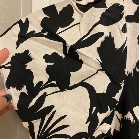 Mila dress( offers welcome) - Picture 3 of 5